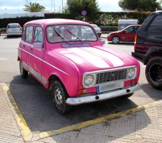 Cruise_Ibiza_pink_car