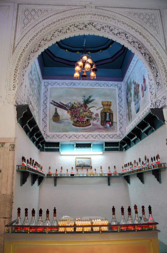 Cruise Tunis Medina Perfume shop