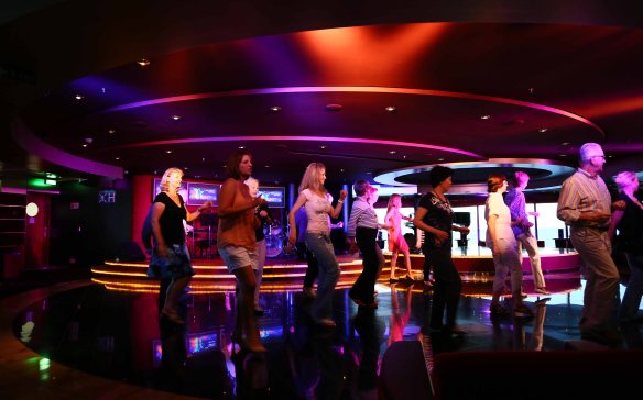 Baltic cruise danse uv 2