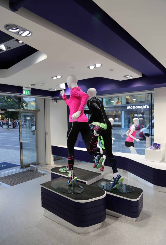 Baltic cruise stockholm asics manneq