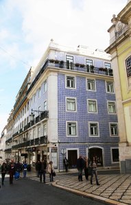 Lisboa building with tiles