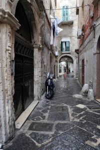 web_Bari_gyde_og_Vespa